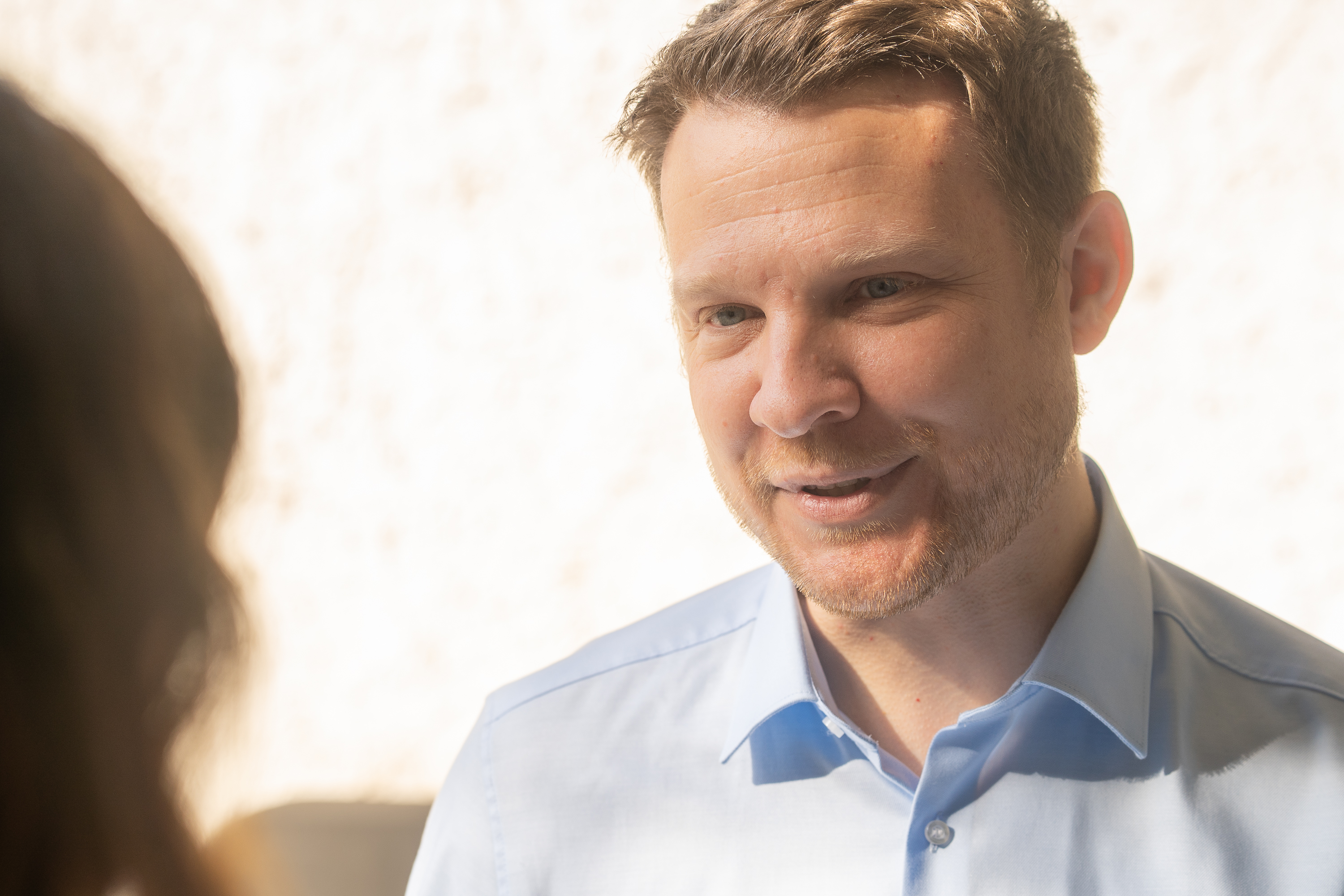 Patrick Wißmach im fachlichen Gespräch